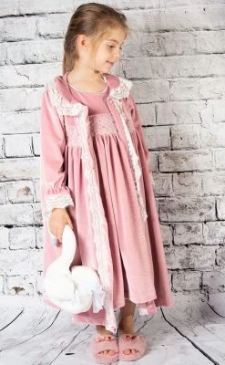 Complete Set Meisjes Nachtjapon Met Bijpassende Kamerjas Fluweel Oud Roze Spanisch Girl