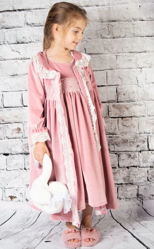 Complete Set Meisjes Nachtjapon Met Bijpassende Kamerjas Fluweel Oud Roze Spanisch Girl 1 Complete Set Meisjes Nachtjapon Met Bijpassende Kamerjas Fluweel Oud Roze Spanisch Girl