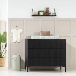 Kidsmill Levi Commode Zwart Eiken -Kinderserie Winkel levi zwart rechte poot commode sfeer 2 1 9d37